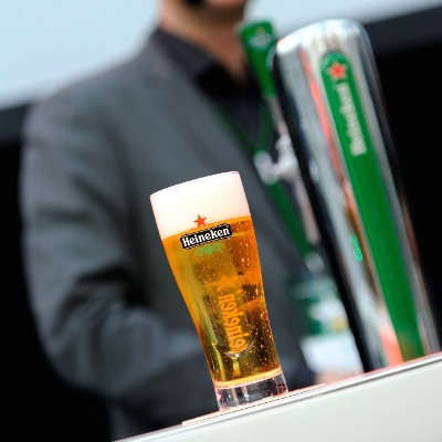 heineken star serve, bartender championship, barman, skimming, heineken